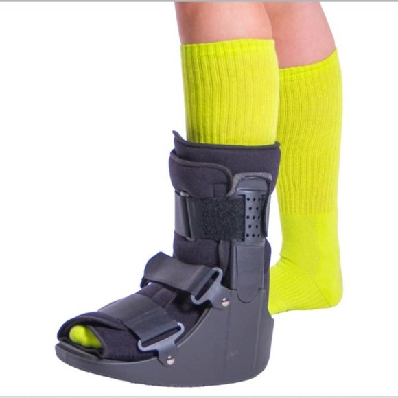 Short Broken Toe Walking Boot for Fractures & Foot Injury Recovery (NWOT) - Picture 1 of 2